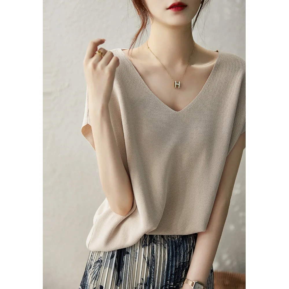 

Новая женская футболка из ледяного шелка 2025 года, свободного кроя, с V-образным вырезом, рукавами «летучая мышь», модный утягивающий вязаный топ для лета