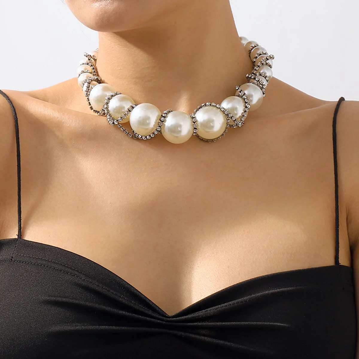 Exaggerated Fashion Big Imitation Pearl Choker Necklace for Women Wedding Bridal Statement Bead Pearl Jewelry