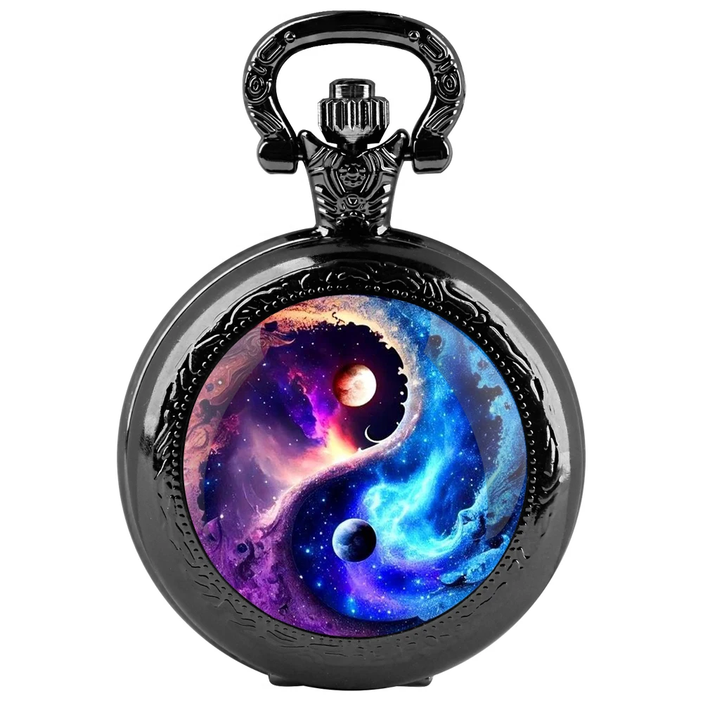 ساعة جيب كوارتز سوداء على شكل قبة زجاجية من Yin Yang Planet مع قرص أرقام عربية وسلسلة متينة هدية كلاسيكية للرجال والنساء