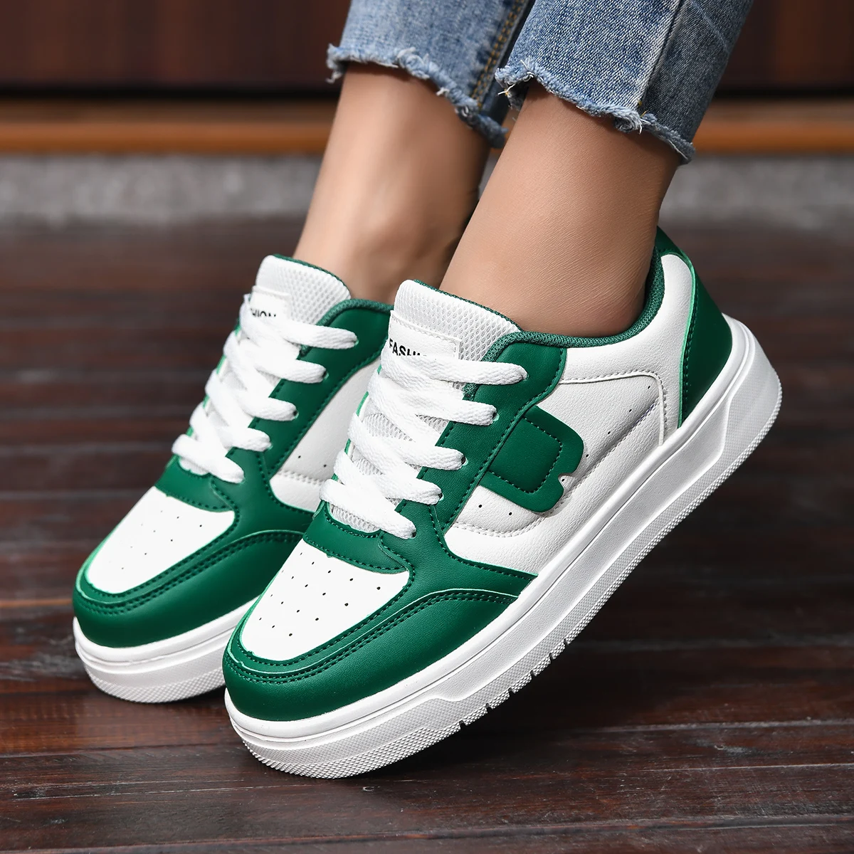 

MAEDEF Women Casual Sneakers Lightweight Breathable Comfortable Sports Shoes Non Slip Fashion Women Platform Walking Shoes