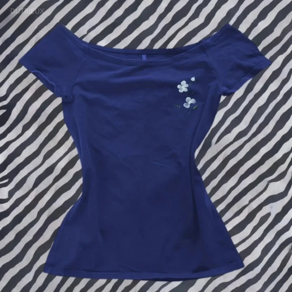 Simple Korea Office Lady Y2K Goth T-shirt Print Skew Collar Off Shoulder Half Sleeve Fairycore Top Minority Unique Mujer