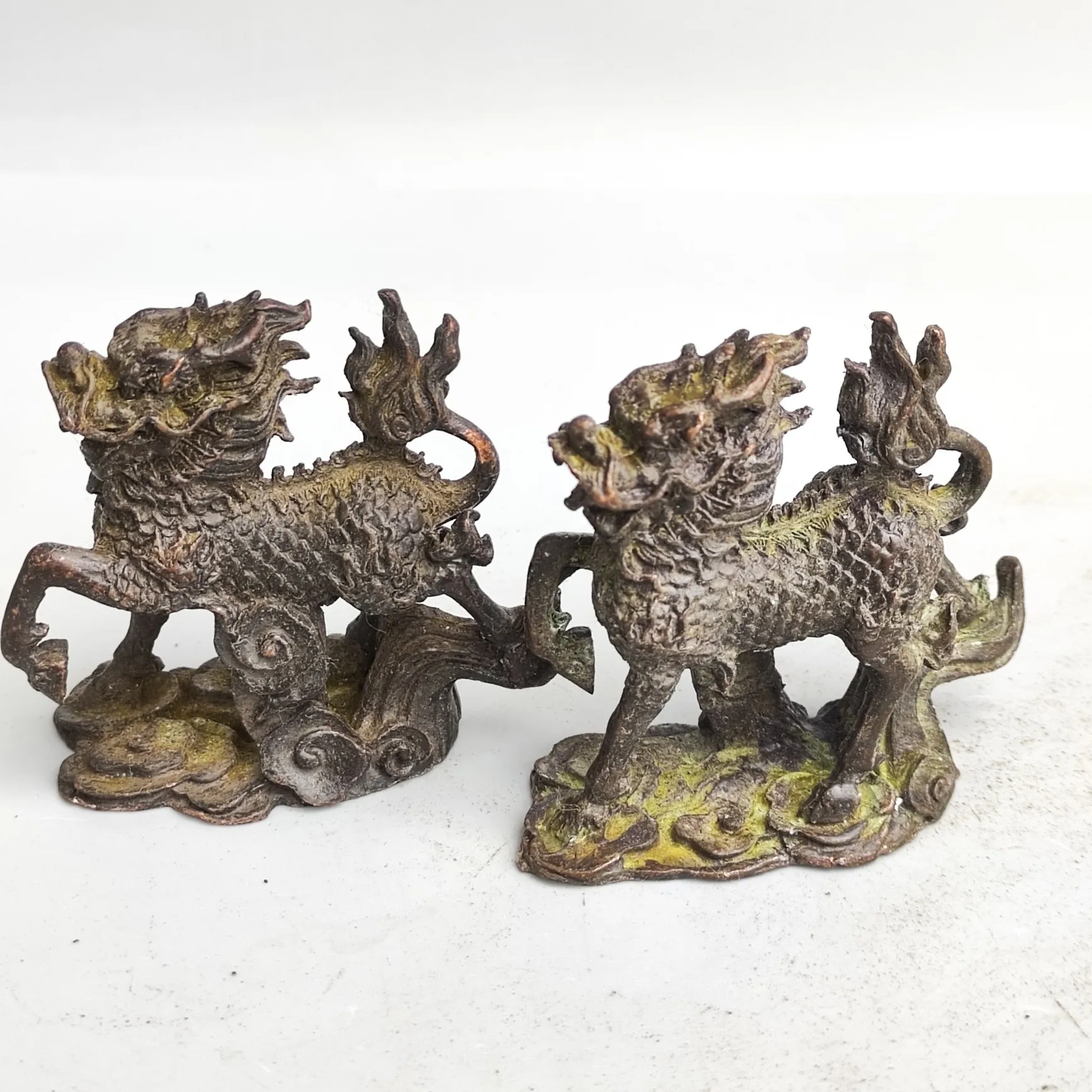 2 Pack Miniature Metal Dragon Statue Dinosaur Sculpture Bronze Unicorn Feng Shui Ornament Animal Garden Home Decor Figurines