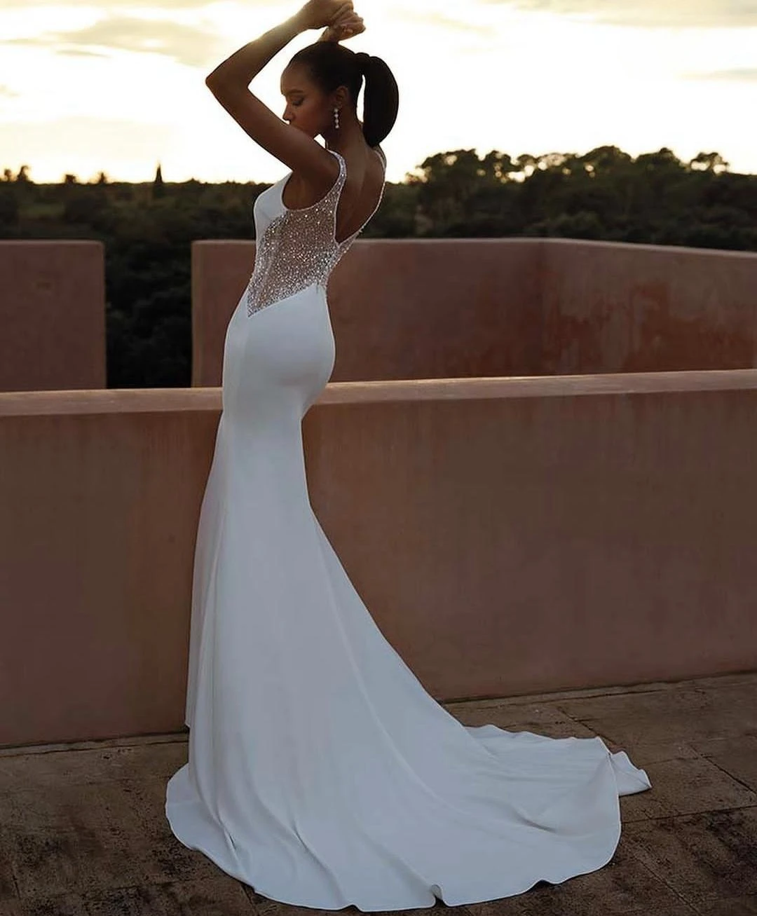 Sexy V-Neck Mermaid Wedding Dress Sleeveless For Women Stunning Sparkly Bridal Gowns Elegant Backless Customize Robe De Mariee