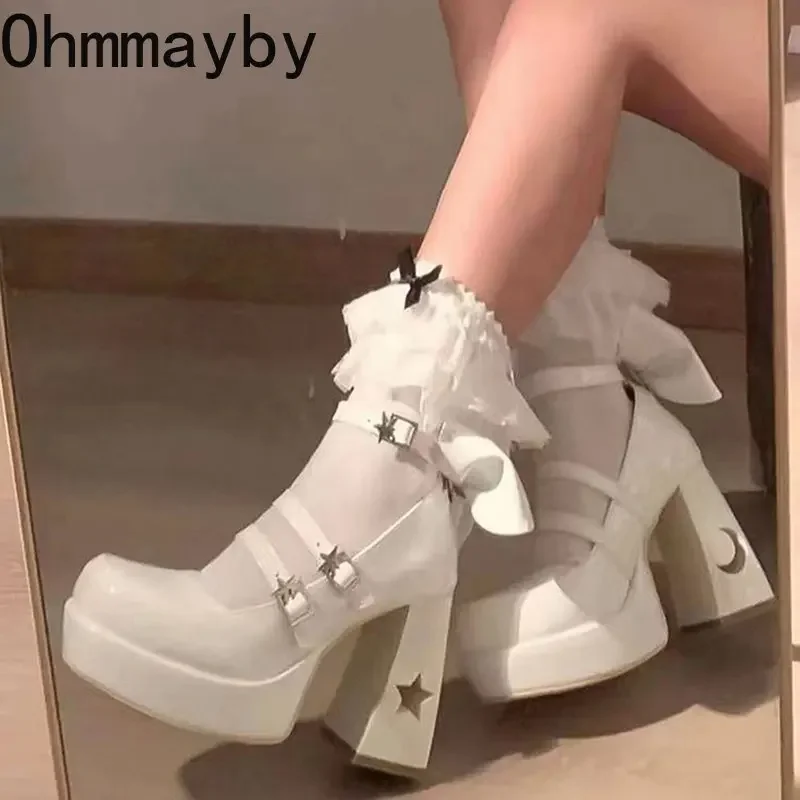 Pompy Lolita buty platforma buty Mary Jane gwiazda pasek z klamrą kobiety wiązane krzyżowo Pu skórzane dziewczyny nit obuwie kawaii