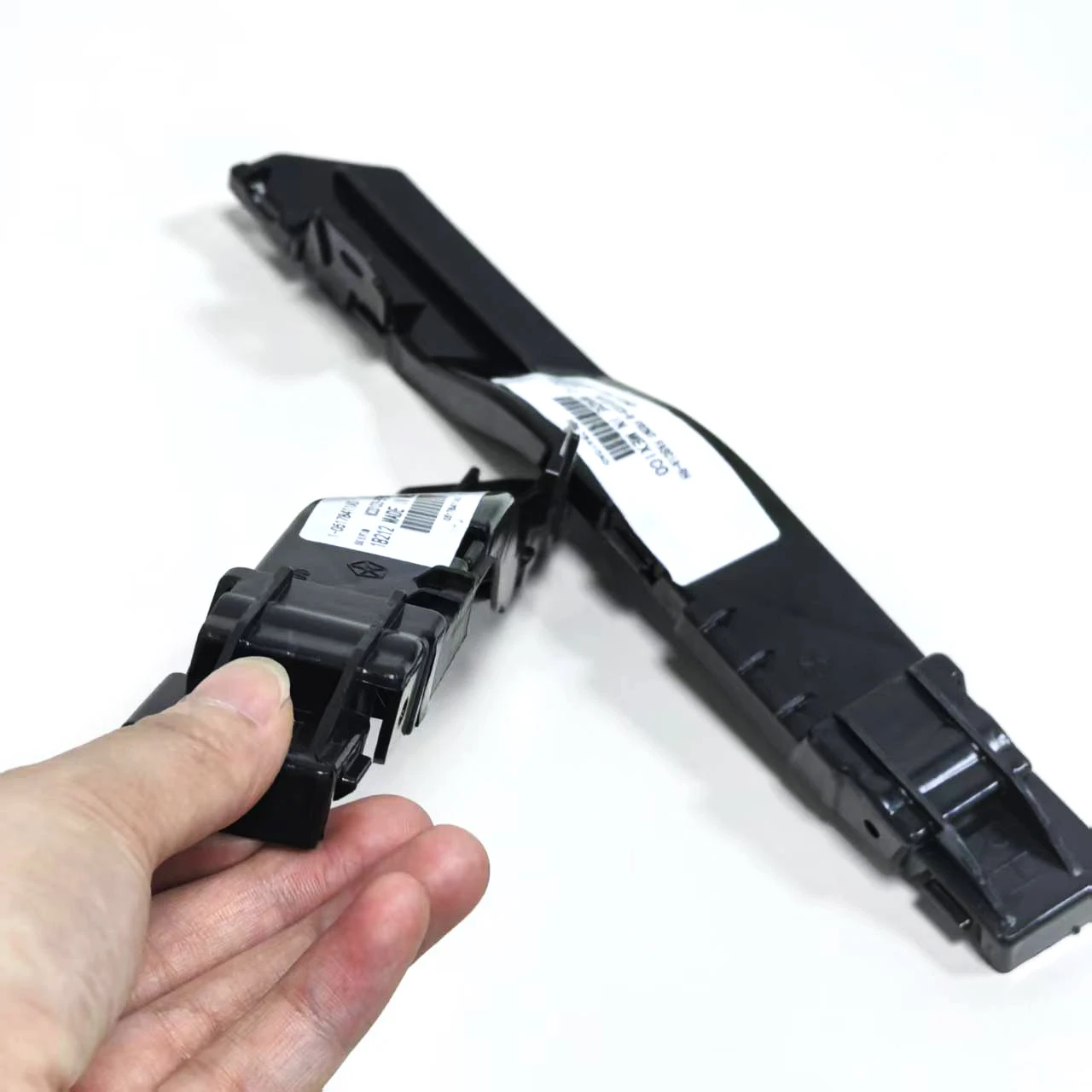 For Dodge Journey Fiat Freemont Front Bumper Bracket Front Bumper Mounting Buckle Bracket