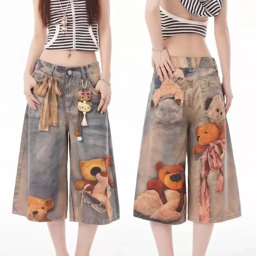 Damen-Jeansrock mit mittelhohem Bund und lockerer 5-Lang-Schnitt-Form mit Cartoon-Bären-Print für lässige Sommer-Streetwear.