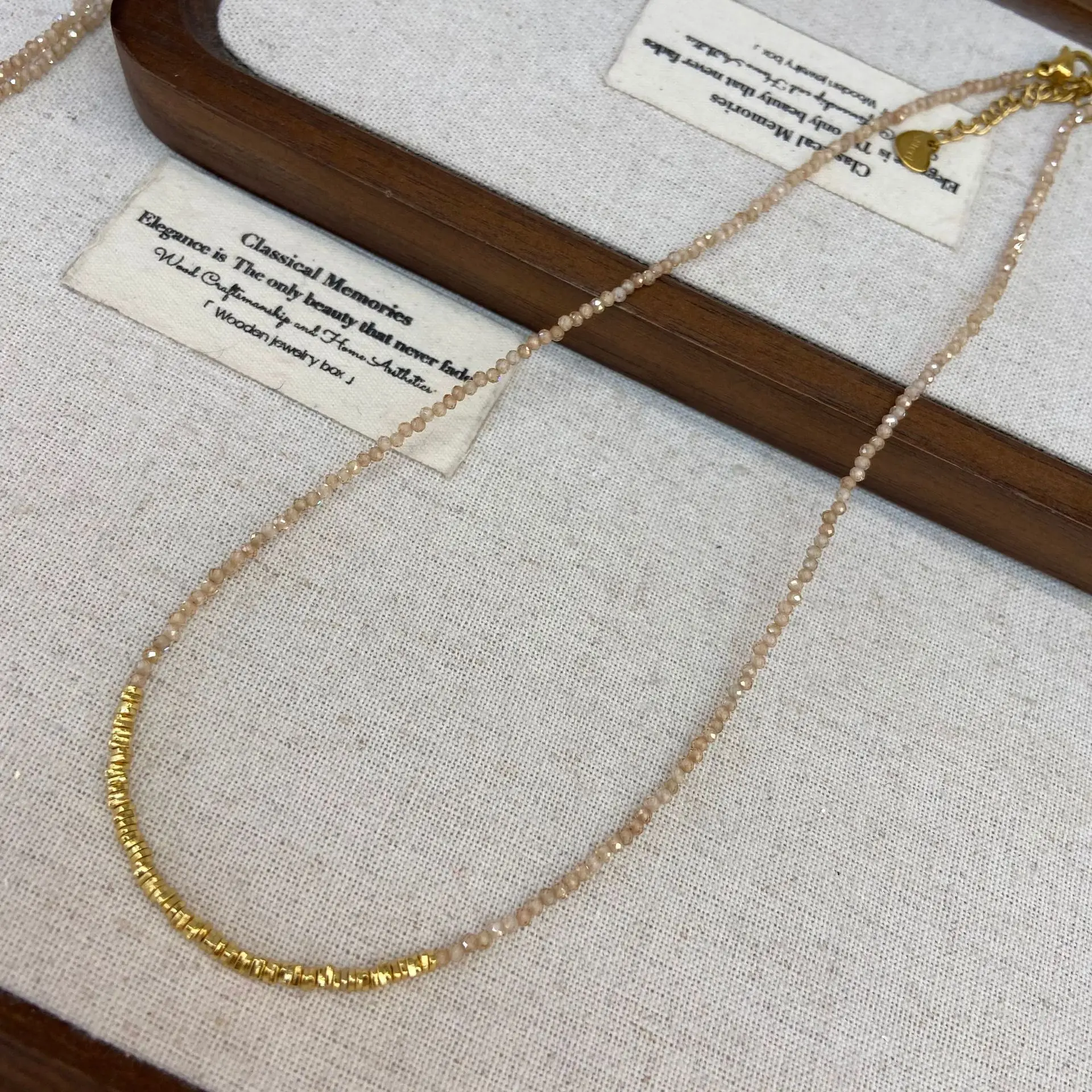Women Fashion Champagne Zircon Necklace 2025 Sparkly Broken Gold Temperament Collarbone Chain Elegant Banquet Female Accessories