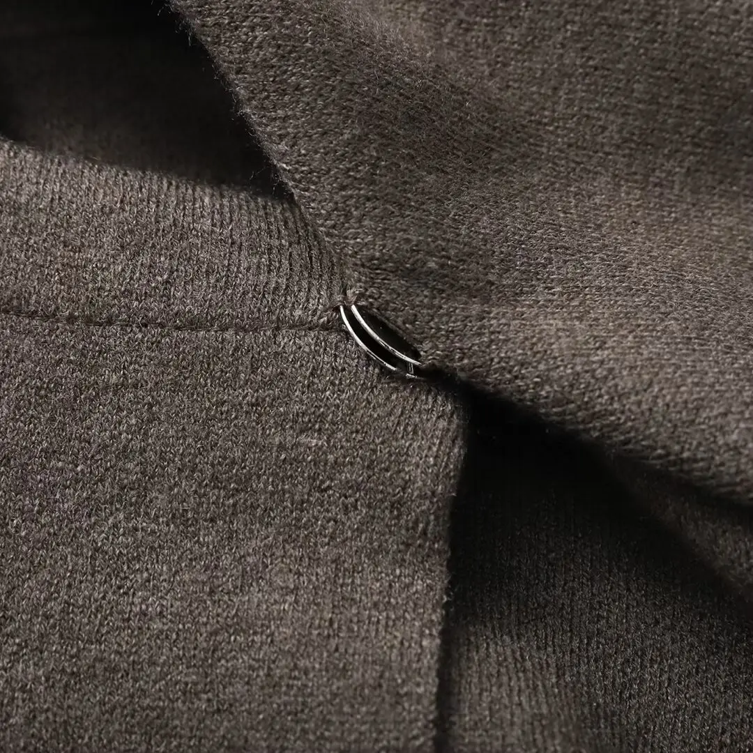 Nuovo commercio estero invernale Abbigliamento da donna francese in stile europeo e americano con cappotto e giacca lavorati a maglia con sciarpa