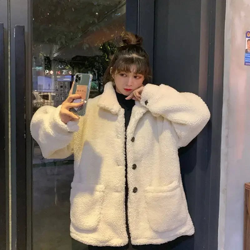 Frauen Verdickte Lamm Pelz Samt Jacke Herbst Winter Lose Fit Koreanischen Stil Tasche Volle Hülse Student Casual Velboa Top Mantel