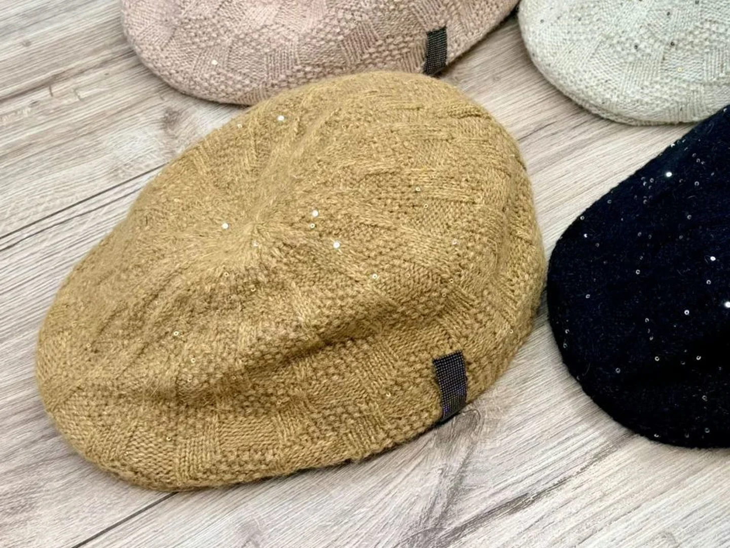 New Autumn/Winter High-Quality Fashionable Casual Sequined Yarn Chain Wool Knit Hat, Four Colors, One Size Fits All