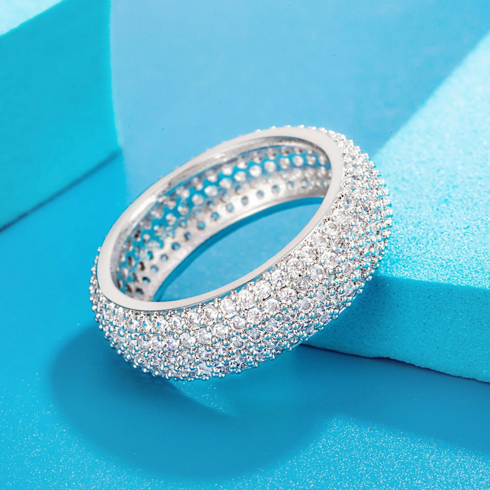 925 Sterling Silver Plated 18K Gold Diamond Ring Fashionable Decorative Dazzling Circular Ring