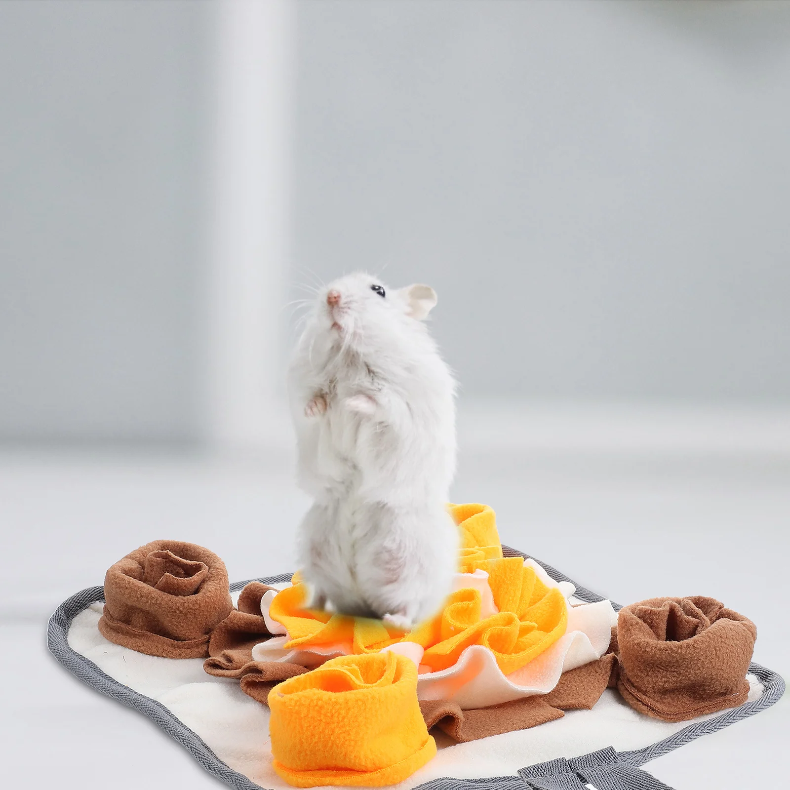 

Pet Snuffle Mat for Small Animals Polar Fleece Slow Feeding Foraging Pad Non-Slip Bottom Rabbit Guinea Pig Food Dispensing