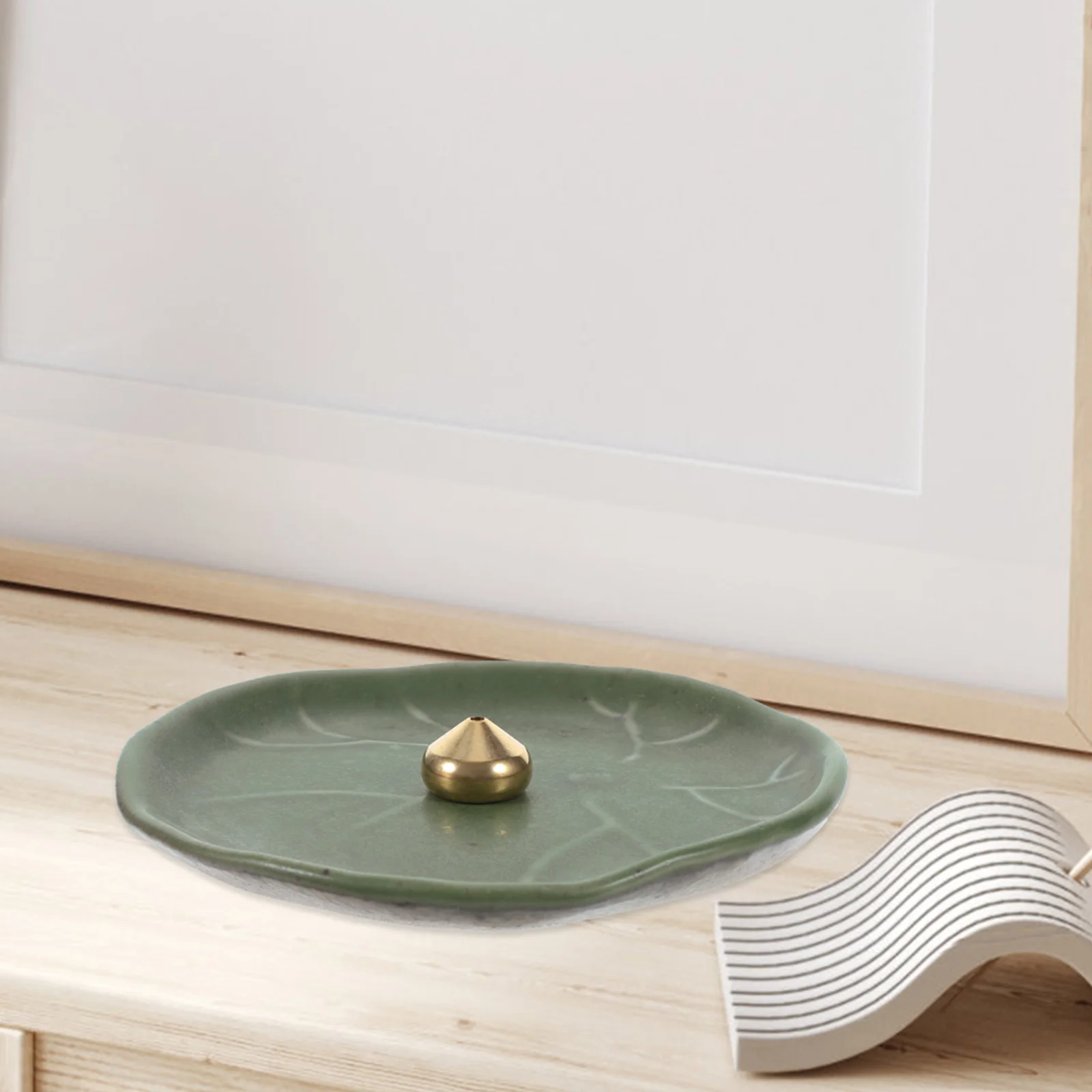 

1Set Lotus Leaf Ceramic Incense Burner Alloy Incense Stick Holder Tray Decorative Home Office Meditation Stress Relief