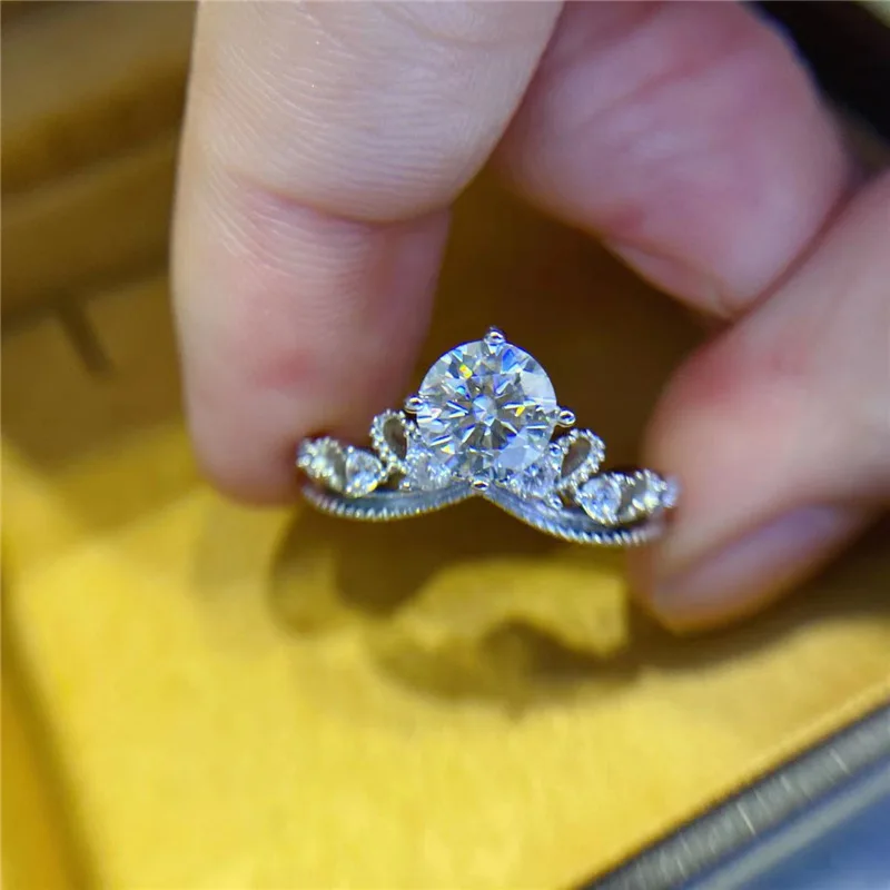 SACE الأحجار الكريمة الجديدة الفاخرة 925 فضة ريال GRA معتمد 1CT مويسانيتي خواتم مجوهرات للنساء المشاركة وعد الزفاف