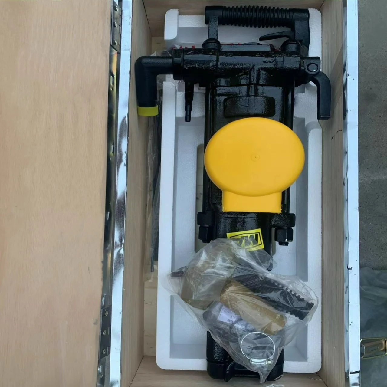 

Manufacturer YT29 Hand Jack Hammer Rock Drill Miners Pneumatic air Pick Best Sellers YT29 Rock Drilling Machine