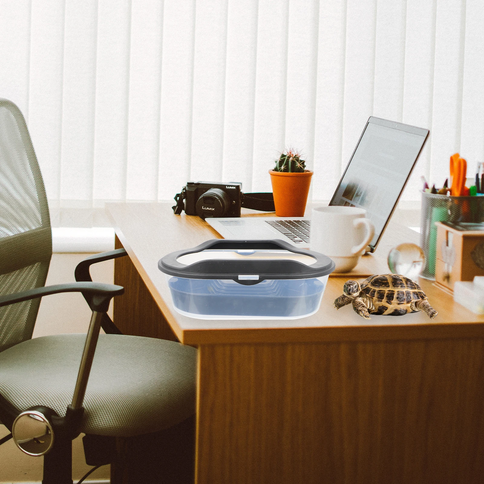 

Plastic Pet Tortoise Tank Durable Safe Healthy Reptile Supplies Unique Home Turtle Cage Gift Feeding Area Large Capacity Leak