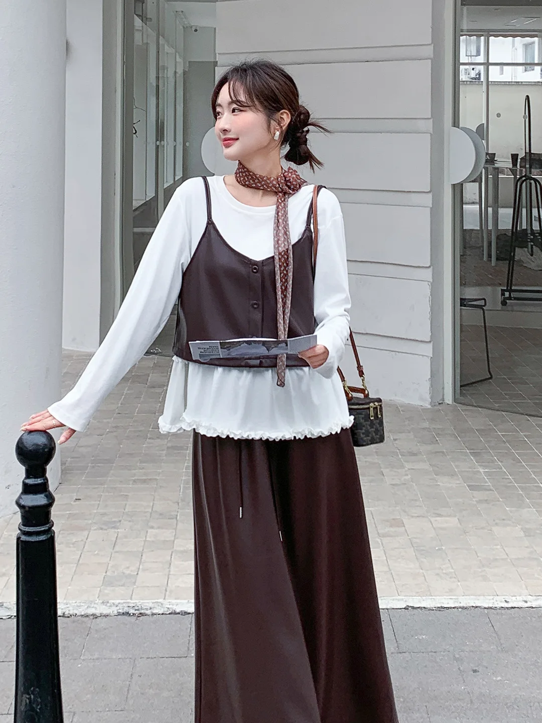 

Chic White T-Shirt And High Waist Skirt Set Women's Spring Autumn Three Piece Set Coffee Brown Merlot Leather Jacket Strap