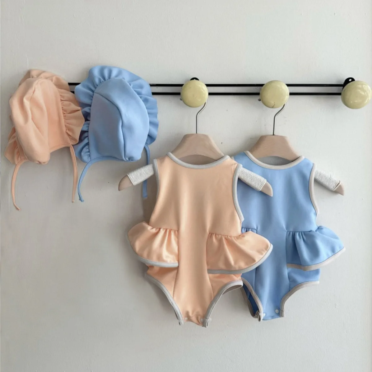 

2025 Summer New Baby Girl Swimsuit + Hat Infant Girl One-piece Backless Swimwear Ruffle Bikini Girls Bathing Suit Beach Outfits