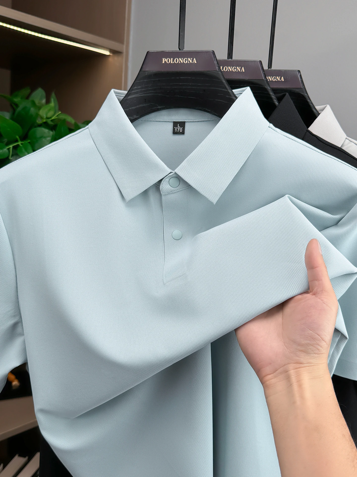 Modisches, einfarbiges Kurzarm-Poloshirt aus luxuriöser atmungsaktiver Eisseide für Herren Sommer Business Casual, bequem, vielseitig, T-Shirt