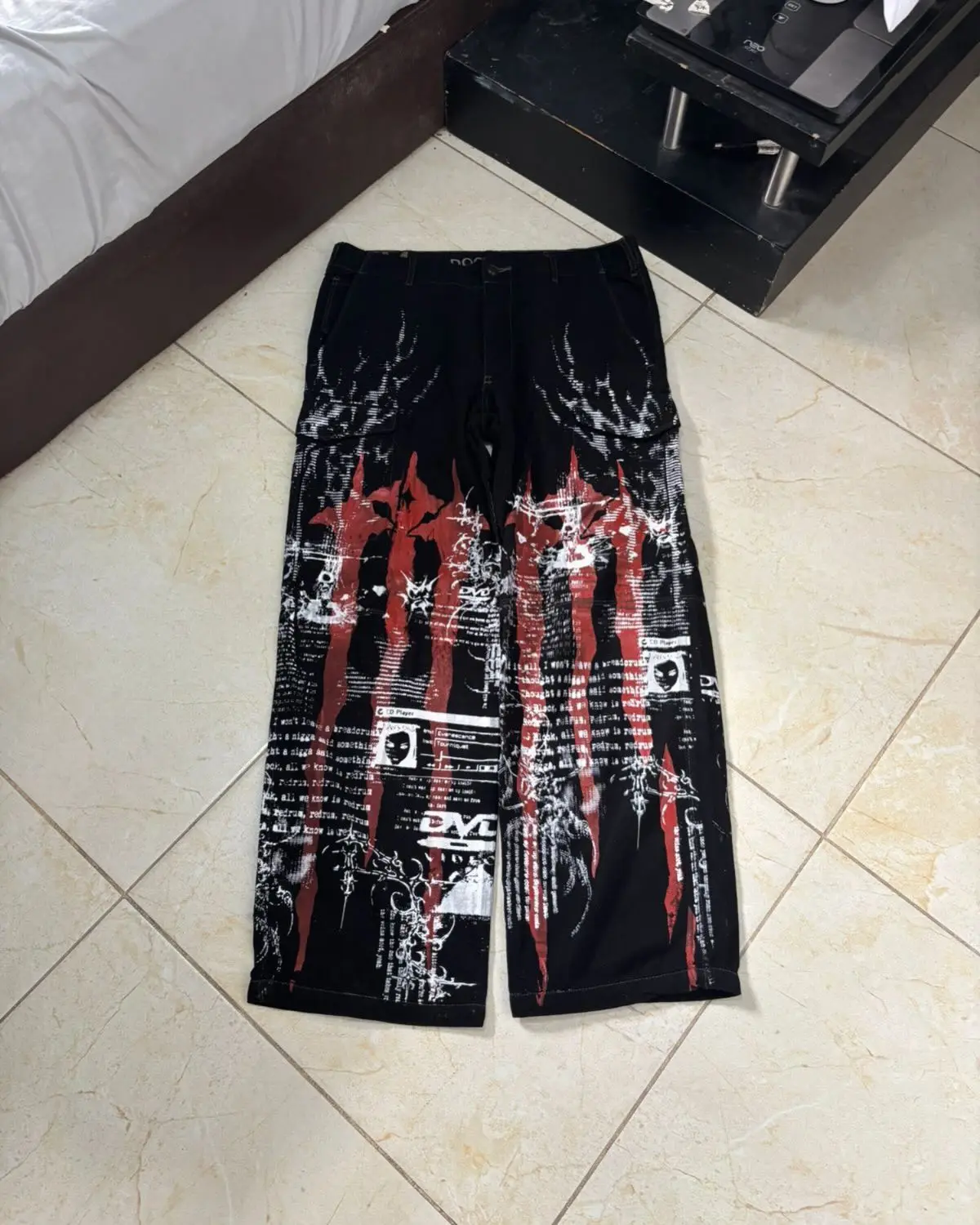 Y2K Gothic Punk Cargo Pants Women Red Black Graffiti Print Baggy Wide Leg Trousers Vintage Grunge Streetwear High Waist Pants