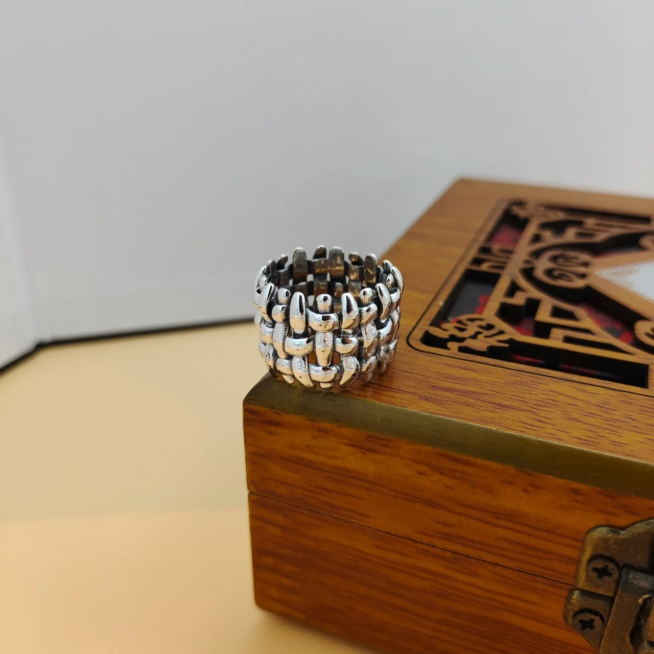 Personalized, fashionable, versatile, trendy, hip-hop, light luxury s925 pure silver woven ring, women's wide food ring
