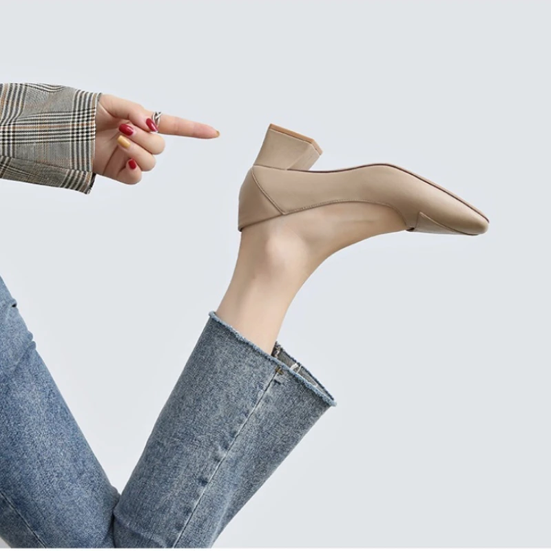 Spring and Autumn 2025 New Style Square Head Soft Sole Shoes, Soft Soles, Fashionable, Casual and Versatile Single Shoes