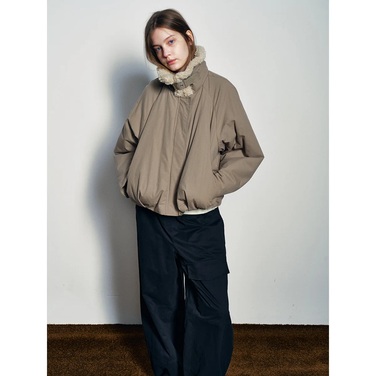 

2025 Winter New Casual Contrast Color Fur Collar Classic Versatile Retro Stand Collar Jacket Cotton Clothes for Women