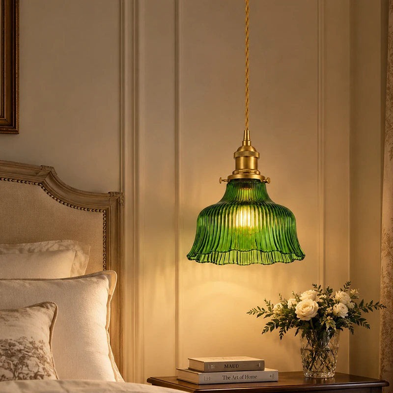lampada-a-sospensione-vintage-in-vetro-verde-con-volant