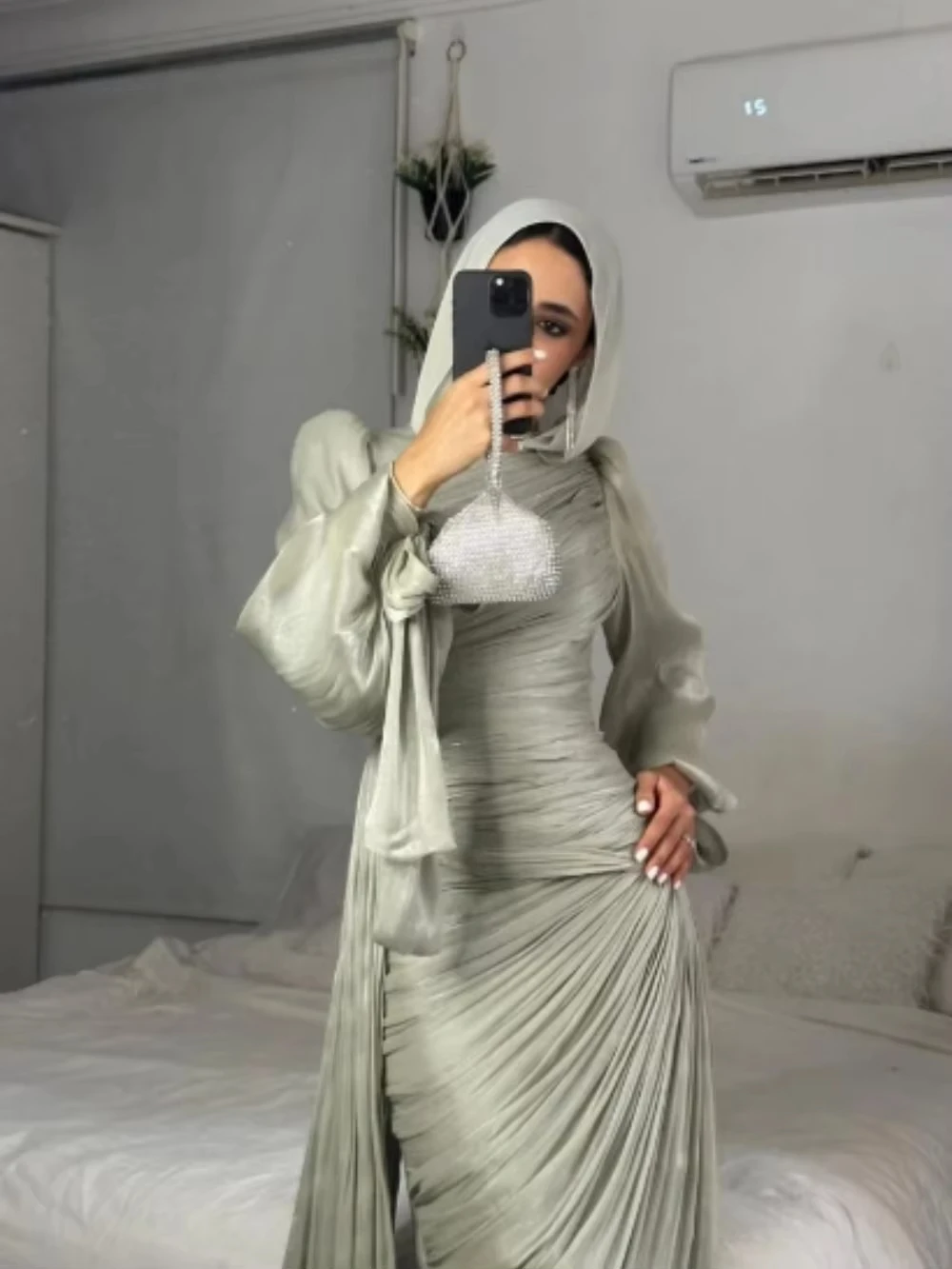 Elegant Long Sleeve Evening Dresses 2025 Satin Pleat Mermaid with Hat Saudi Arabia Sweep Train W Edding Party Dress Customized