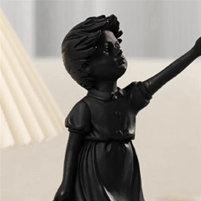 A59E-1 قطعة فتاة صغيرة مع بالون تمثال تمثال النحت المعيشة غرفة الدراسة ديكور غرفة نوم الراتنج المنزل الجدول الديكور Whit