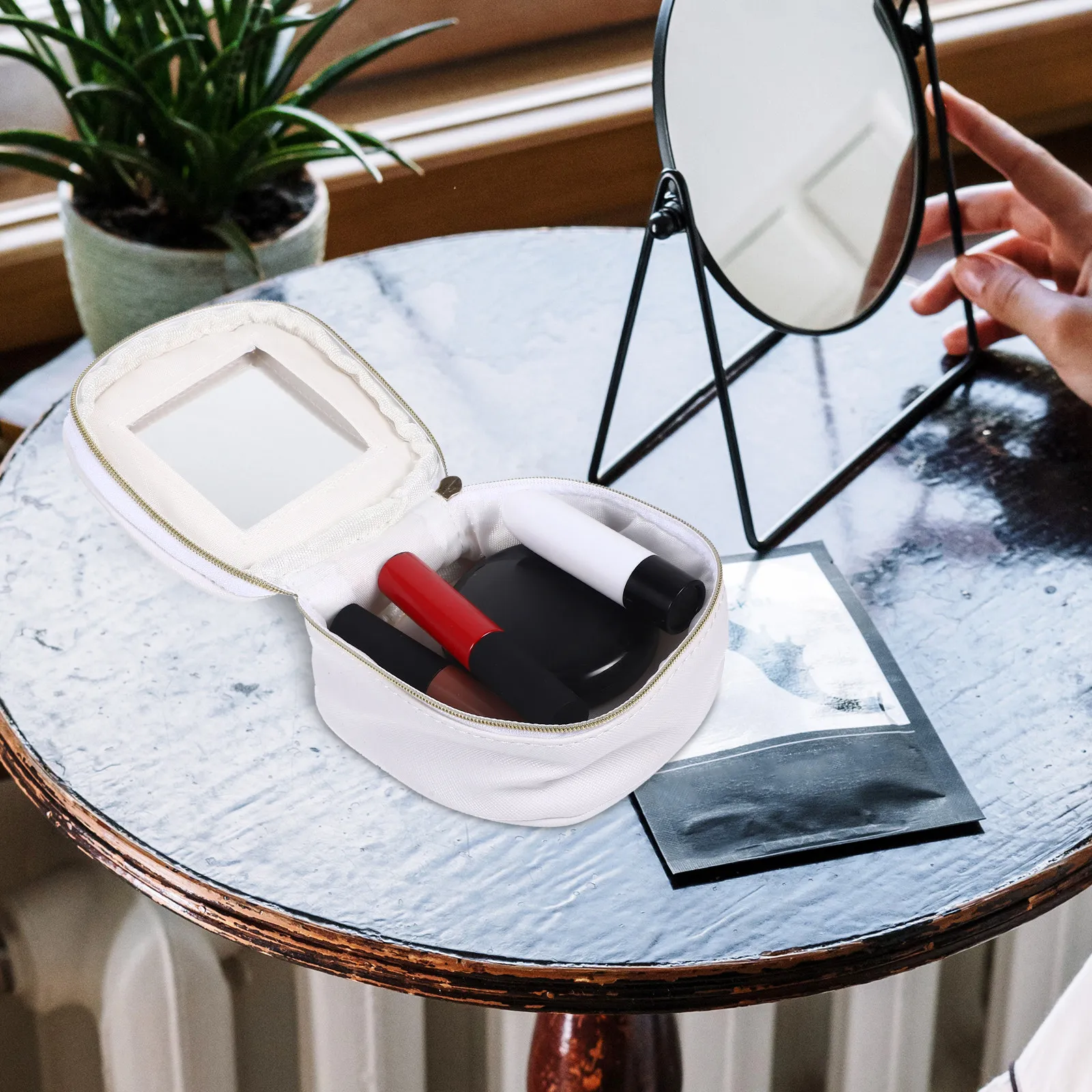 1 unidade de bolsa premium para transporte de batom com espelho conveniente, organizador compacto de cosméticos e maquiagem para viagens ao ar livre e uso diário.