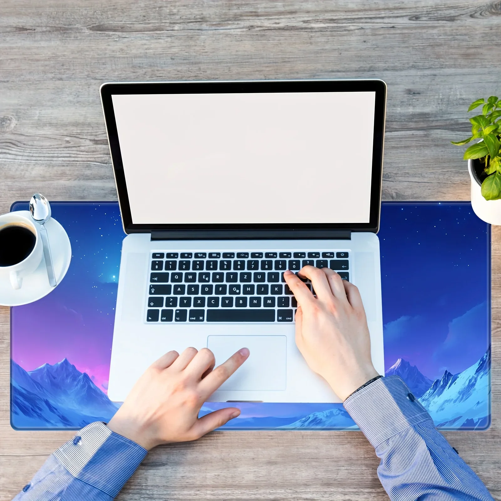 Bachrax XXL ゲーミングマウスパッド 大型拡張テーブルマット 滑り止めゴム オーロラ雪山 ゲームプレーヤーギフト テーブルトップアクセサリー