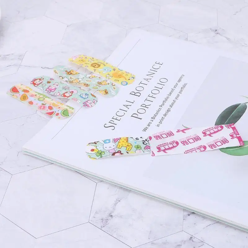 

120pcs Cartoon Bandages for Children Adhesive Bandages First Aid for Kids P31B