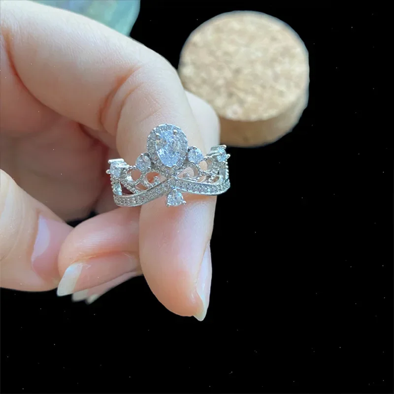 

MDL Moissa!ite Style Original Sweet Princess Sparkling Wedding Ring 18K Gold Plated Crown Lace Pattern High Feeling Rings