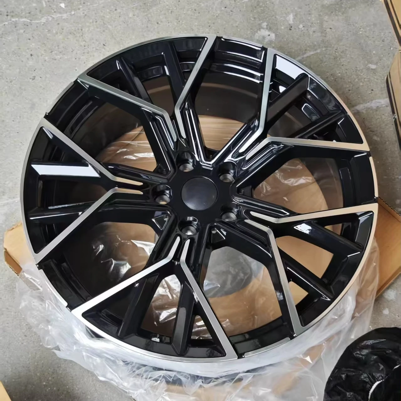 YQ عالية الأداء سبيكة عجلات الحافات المعطي تكلم 18 19 20 بوصة أسود اللون عجلات سيارة الركاب لسيارات BMW M8 5X120 5X112