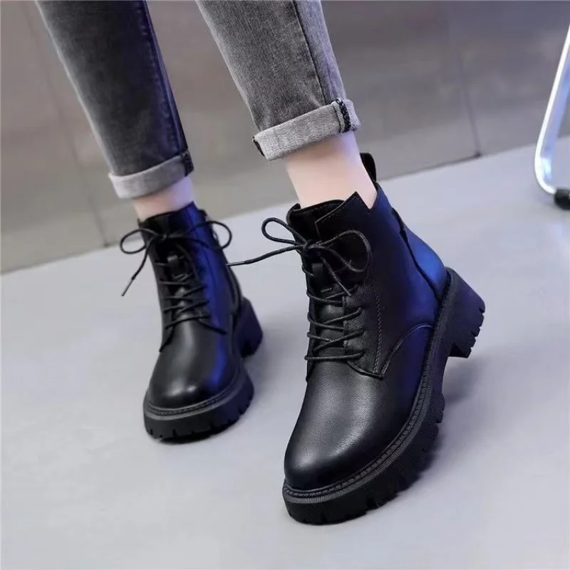 

2025 Autumn Winter Women's British Style Mid-Heel Ankle Boots | Soft Leather, Fleece Lined, Thick Sole, Plus Size
