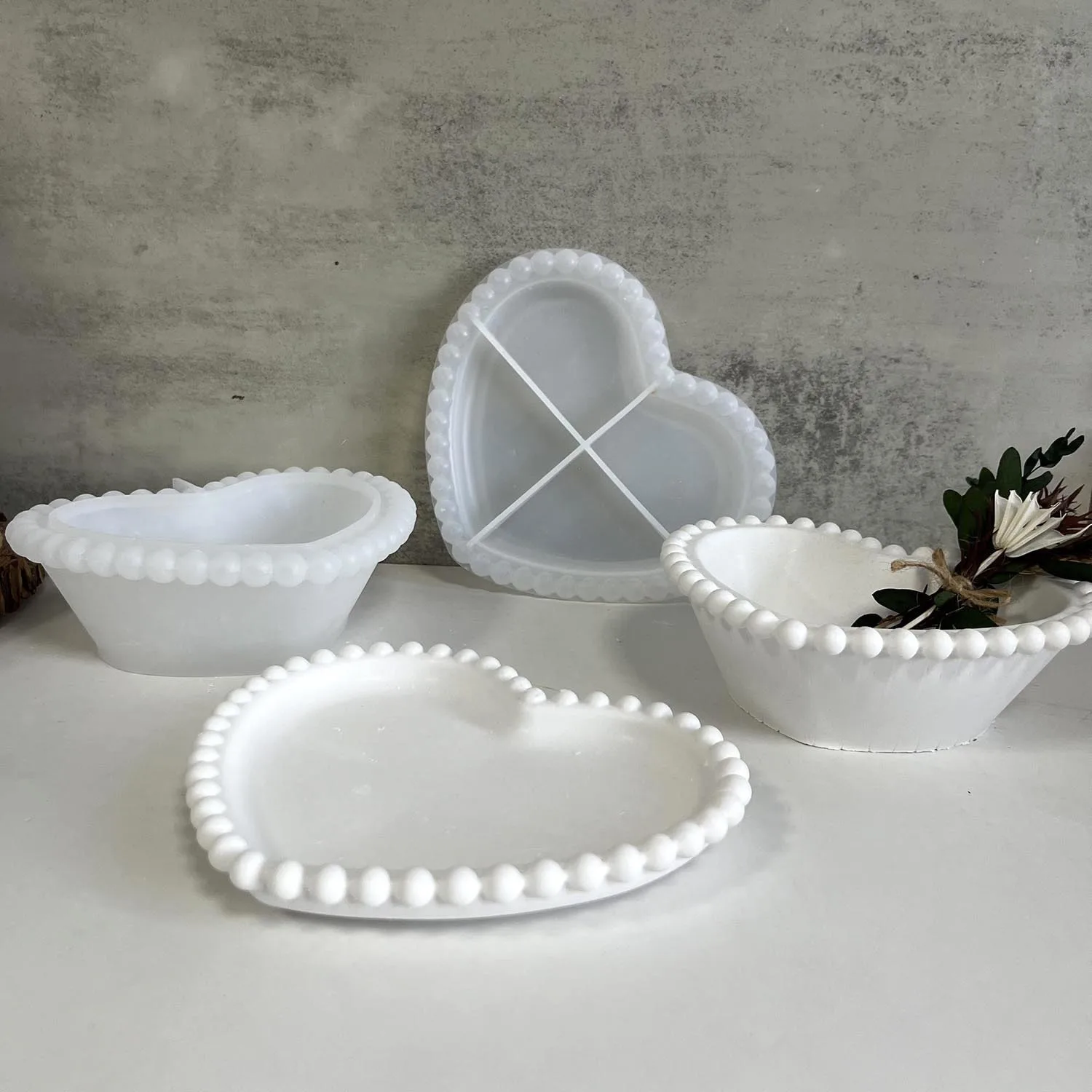 Molde de Silicone para Pratos em Forma de Coração com Bolinhas, Suportes de Velas em Forma de Coração, Moldes para Fundição em Resina; Ideal para Presentes de Dia dos Namorados