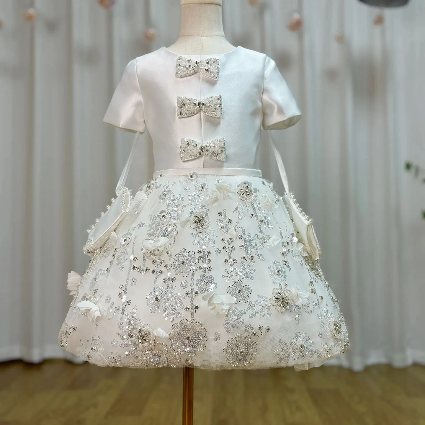 Customized Flower Girl Dress For Wedding Glitter Bow Short Sleeve Knee Length Elegant Kids Birthday First Communion Gown