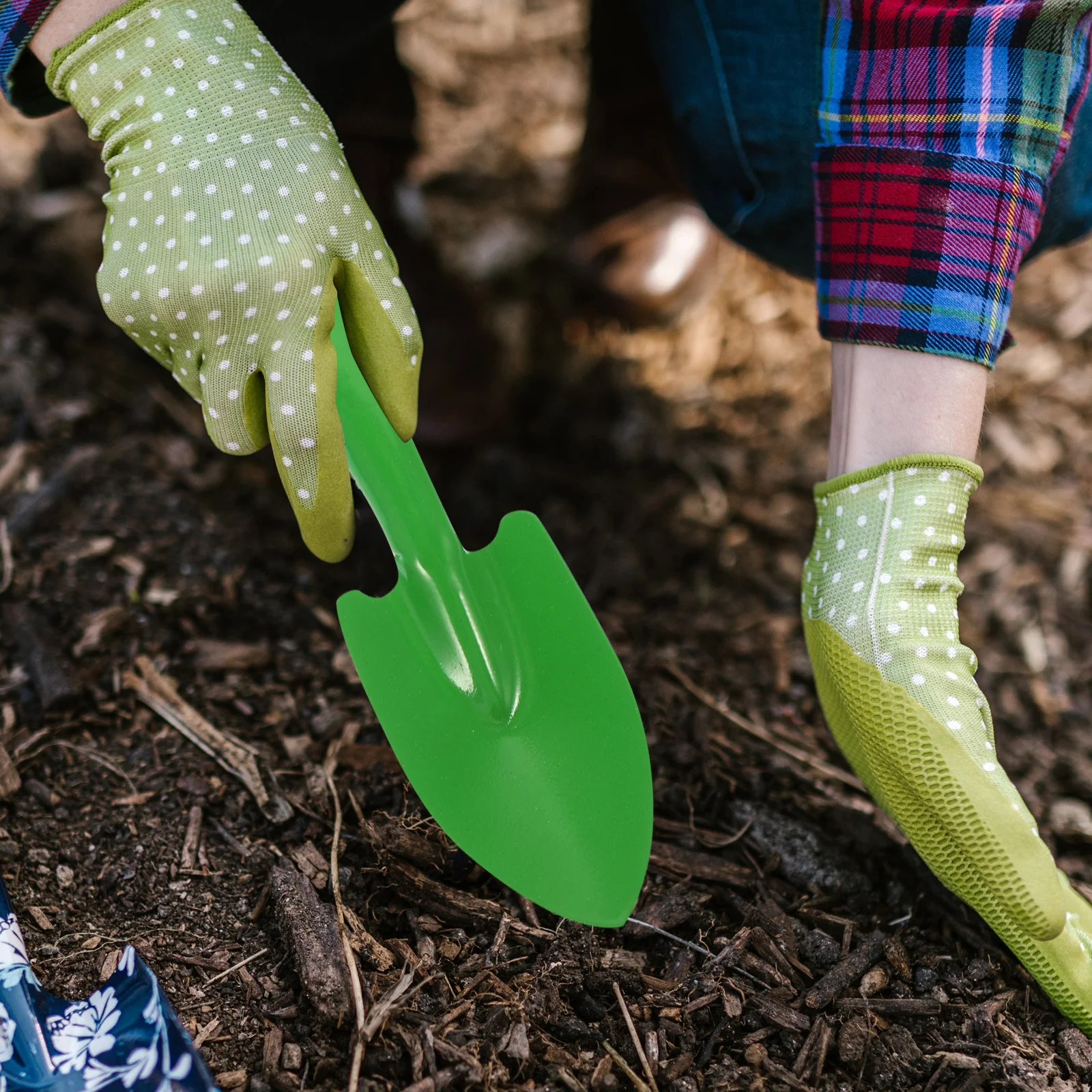 

4Pcs Garden Shovel Kid Shovels Mini Metal Hand Shovel for Digging Dirt Beach Sand Spades Outdoor Gardening Tools for Planting