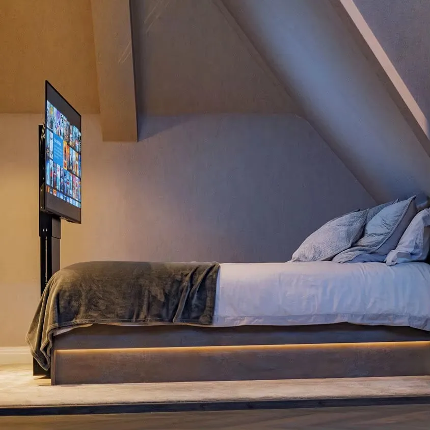 تلفزيون أوتوماتيكي عالي الجودة بمحرك قابل للطي لرفع موفر للمساحة 32 بوصة - 65 بوصة جهاز تحكم عن بعد قابل للتعديل تحت السرير رافعة تلفزيون