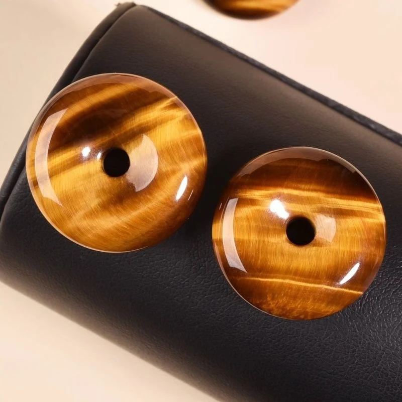 

Natural Yellow Tiger's Eye Stone Safety Buckle Pendant, Men's and Women's Models.