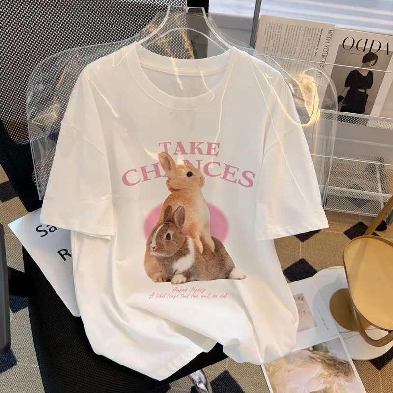 Женская хлопковая футболка с коротким рукавом, круглым вырезом и принтом кролика
