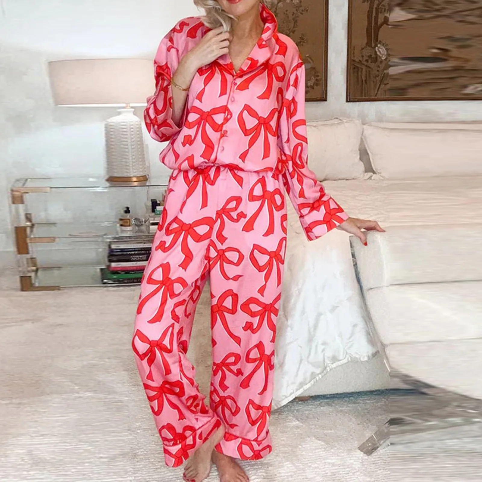 

Новинка 2023 года, пижамный комплект, женские шелковистые атласные пижамы с бантом и принтом, рубашка на пуговицах с длинными рукавами, верхняя одежда для сна, пижамный комплект, нижнее белье