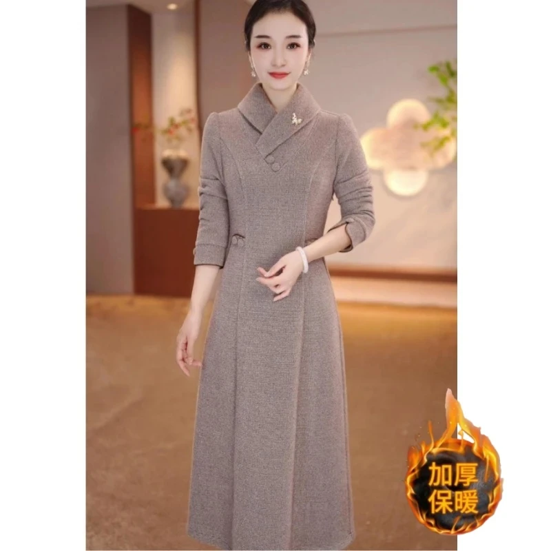 High-grade Xueer Samt Stoff Lange Kleid frauen Herbst Winter Verdicken Warme Kleider Weibliche Temperament Elegante Cheongsam Kleid