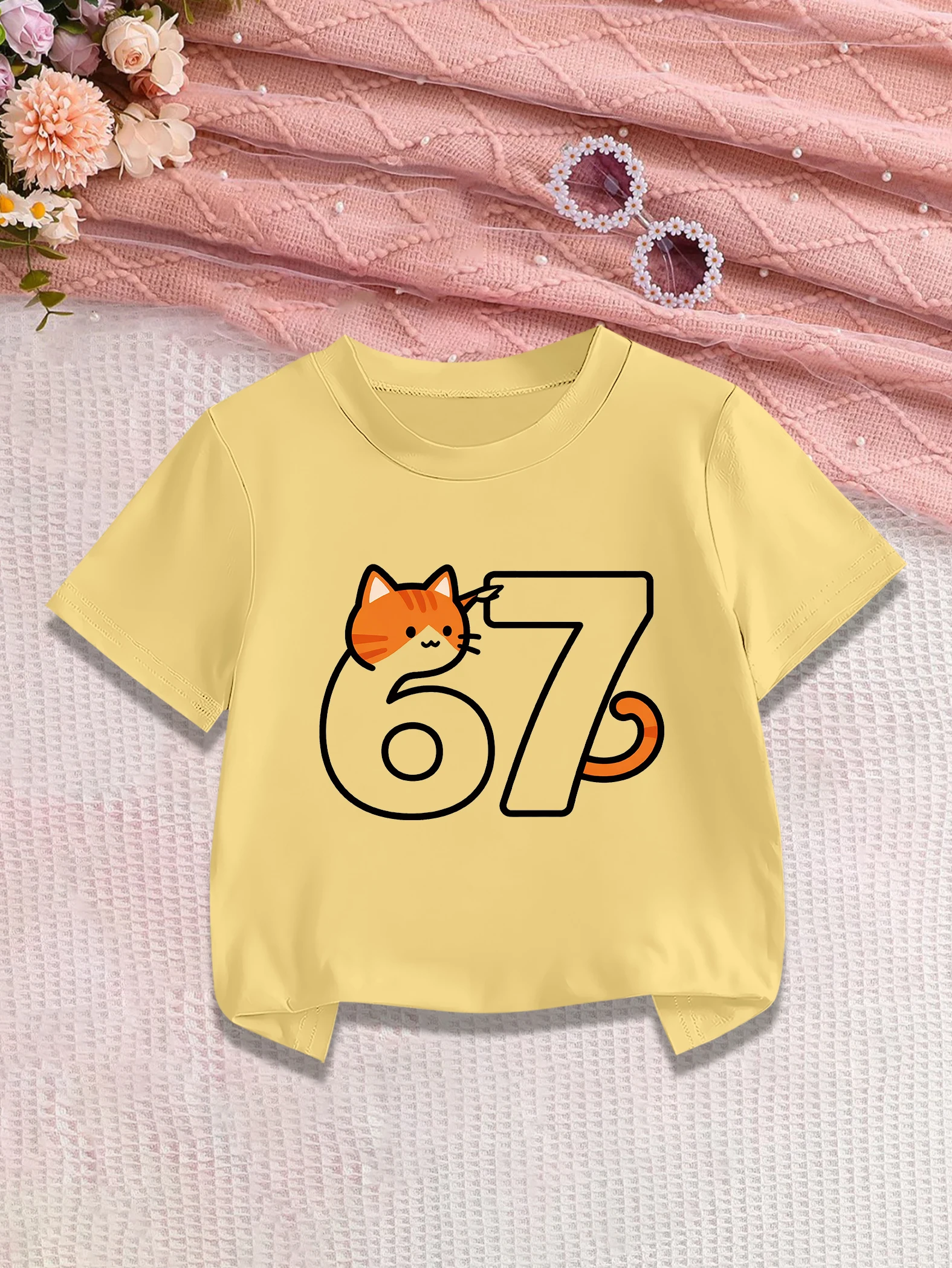 

1 шт.: Милая летняя футболка с коротким рукавом для девочек с принтом «Мультяшный кот и номер 67»