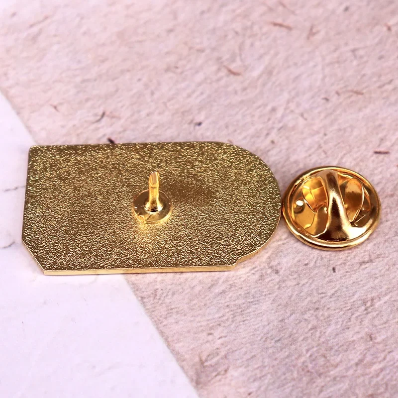 شوتا ايزاوا ممحاة-دبوس المينا الصلب شارة معدنية دبوس طية صدر السترة