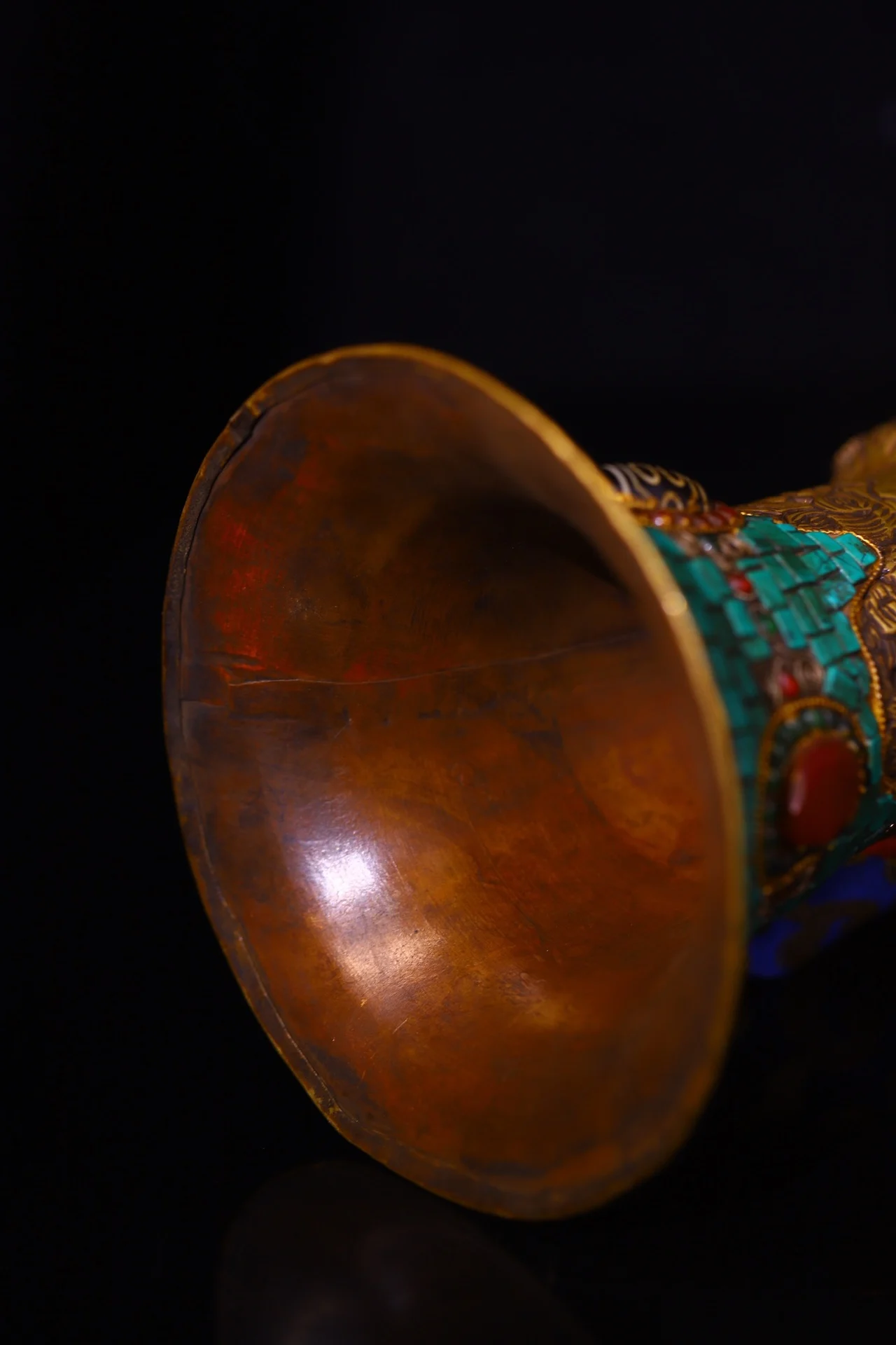 

Коллекция старинных китайских предметов: старинные бронзовые мозаичные бусины gZi с драгоценными камнями, бирюзовый Будда, рог Будды, амулет, для храмов и домов