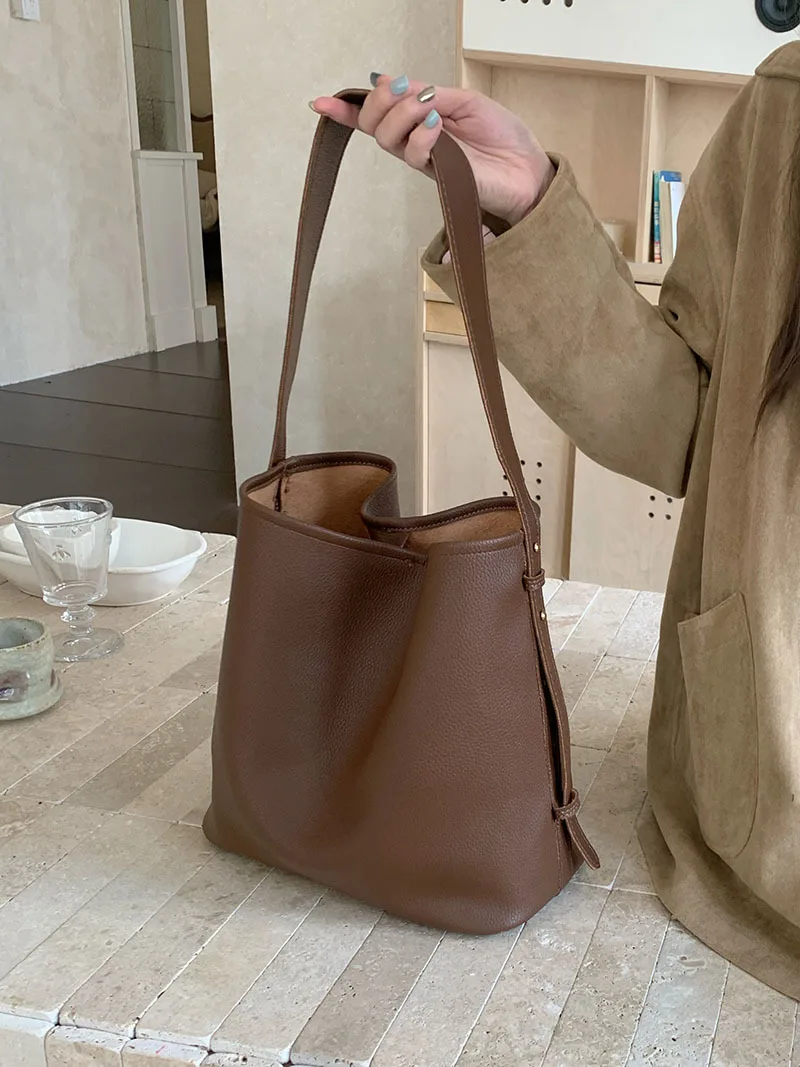 

Vintage large capacity commuting bag 2025 new trendy Korean version bucket bag versatile single shoulder crossbody bag tote bag