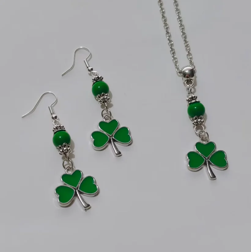 1pcs/Lot ALLOY GREEN 3-LEAF CLOVER IRISH SHAMROCK Pendant Necklace Earrings Green Beaded St. Patrick's Day Souvenirs Gift