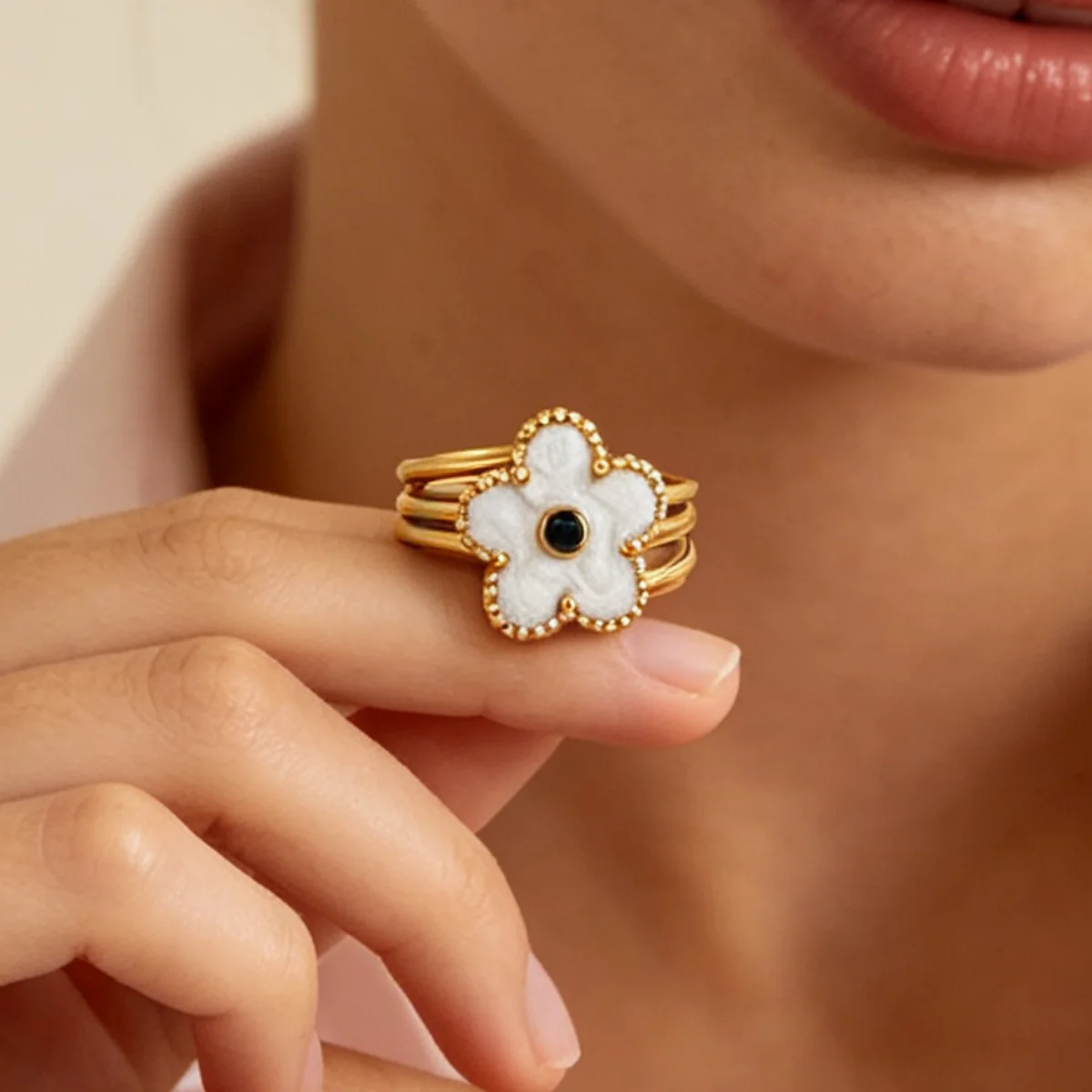 Vintage Weißer Emaille-Blumenring für Damen, Goldfarben, Edelstahl, Mehrschichtiger Gestapelter Ring mit Schwarzer Blume in der Mitte, Statement-Schmuck – Detail 10